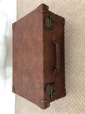 Fantastic Beasts and Where to Find Them Movie Promo Newt Scamander Suitcase